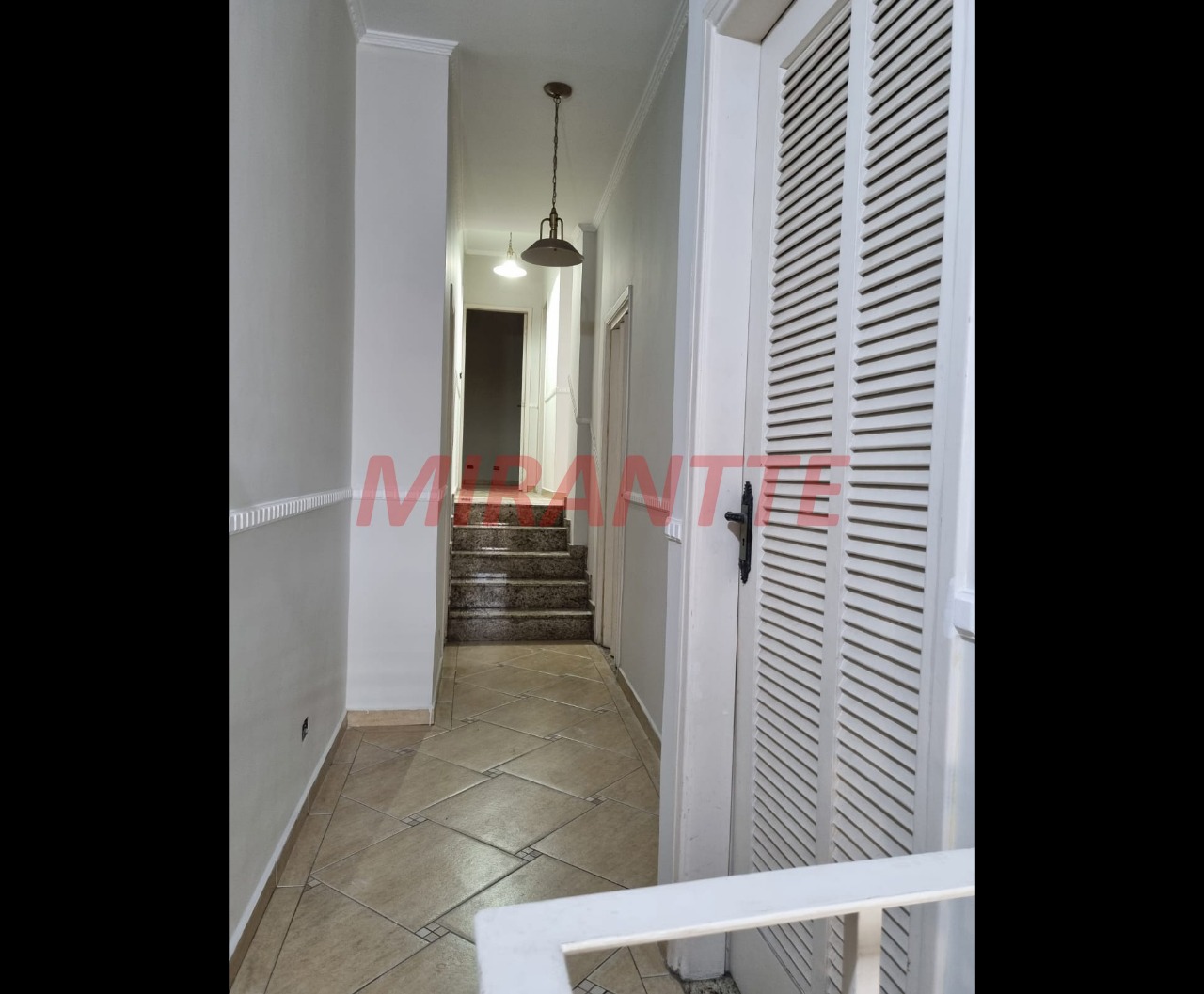 Sobrado de 279m² com 4 quartos em Vila Baruel