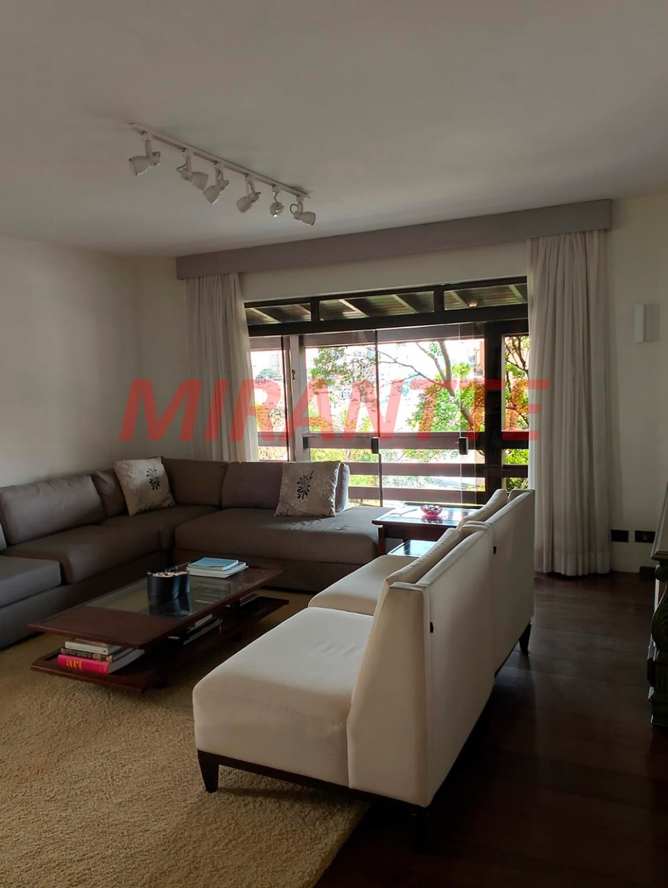 Sobrado de 813m² com 5 quartos em Jardim França