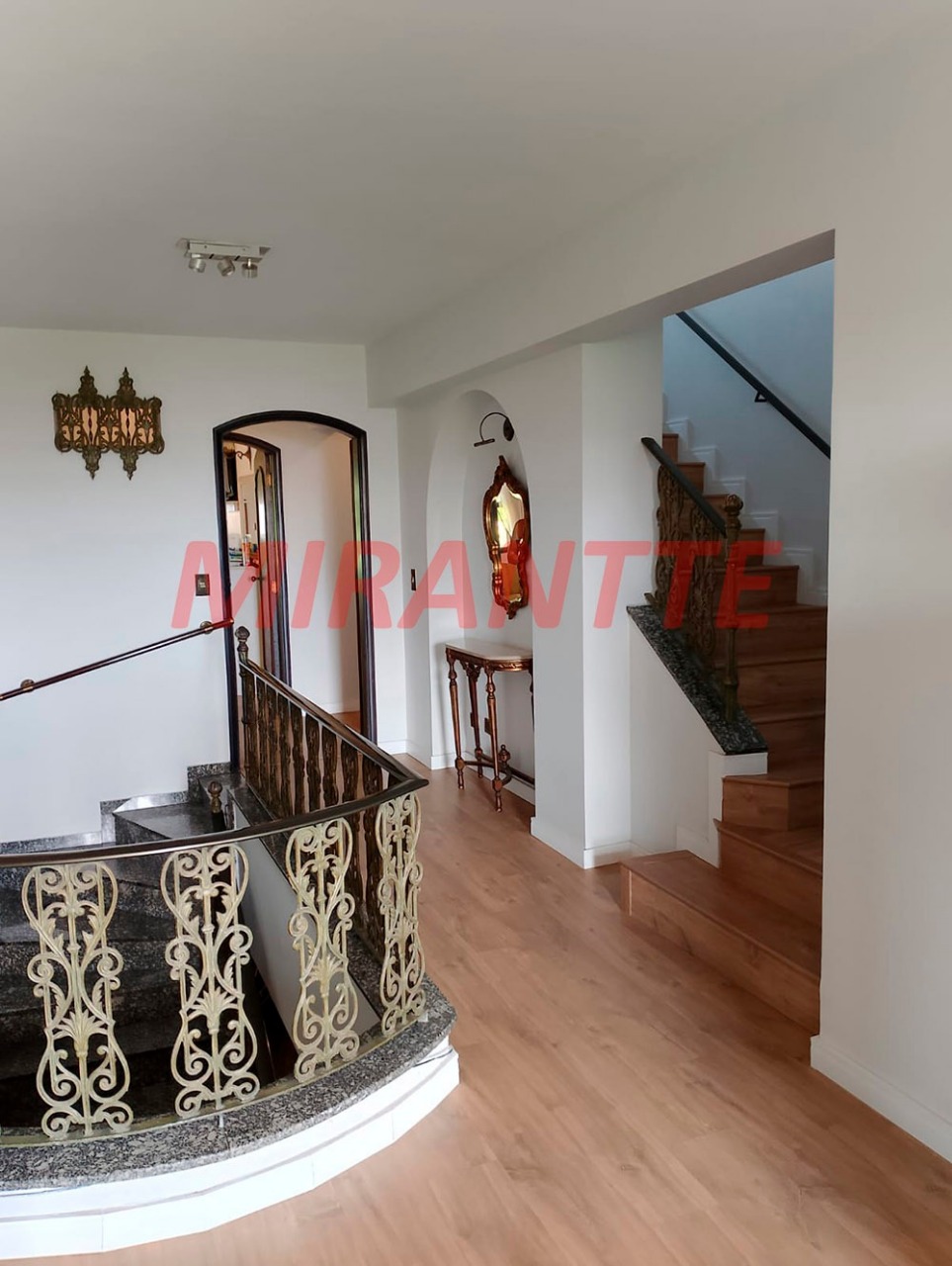 Sobrado de 813m² com 5 quartos em Jardim França