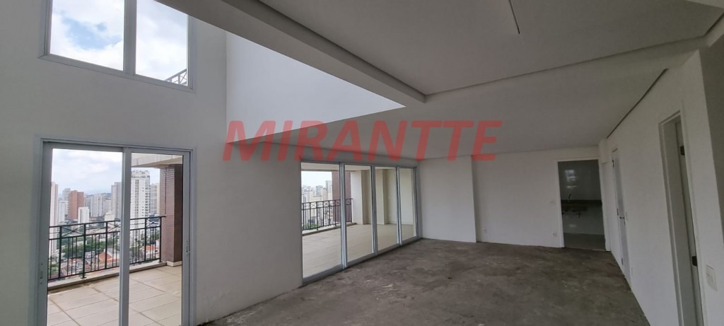 Cobertura de 340m² com 4 quartos em Santa Teresinha