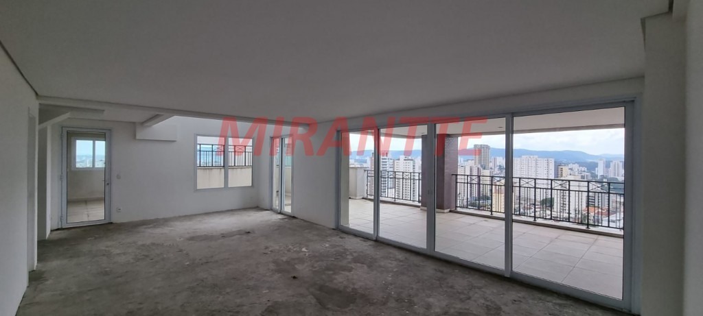 Cobertura de 340m² com 4 quartos em Santa Teresinha