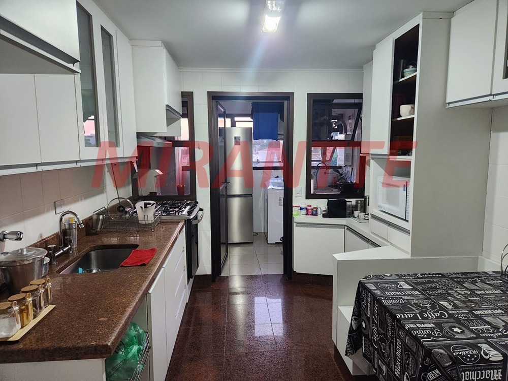Apartamento de 160m² com 3 quartos em Água  Fria