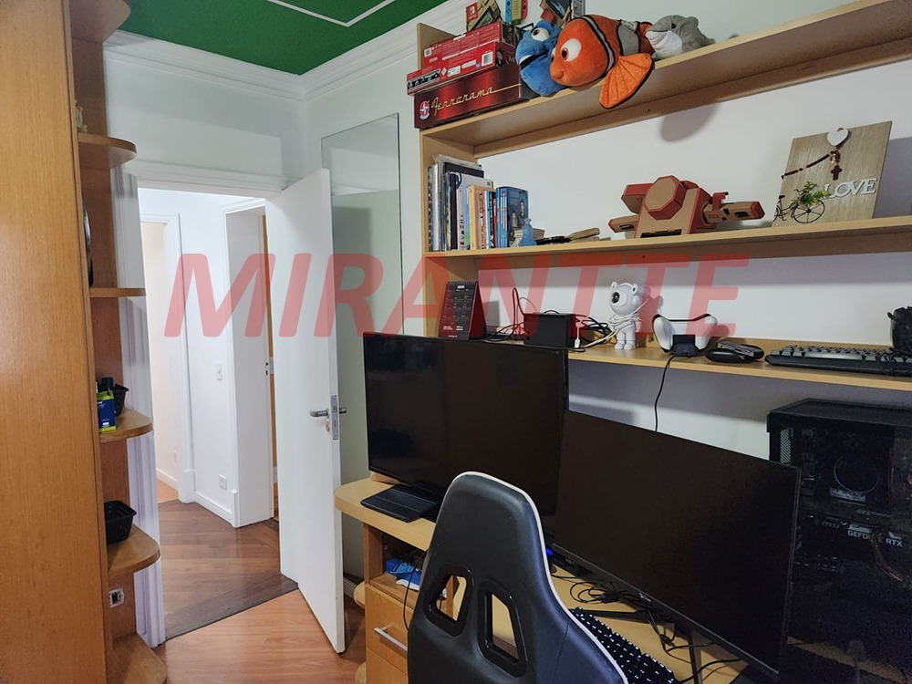 Apartamento de 160m² com 3 quartos em Água  Fria