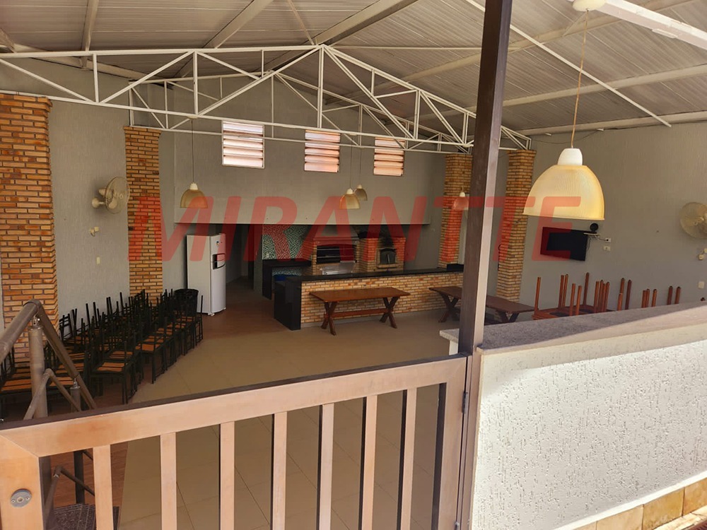 Apartamento de 160m² com 3 quartos em Água  Fria