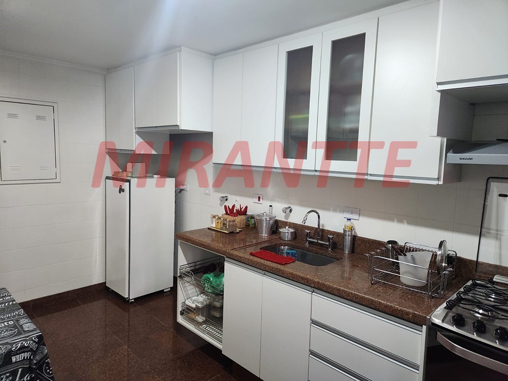 Apartamento de 160m² com 3 quartos em Água  Fria