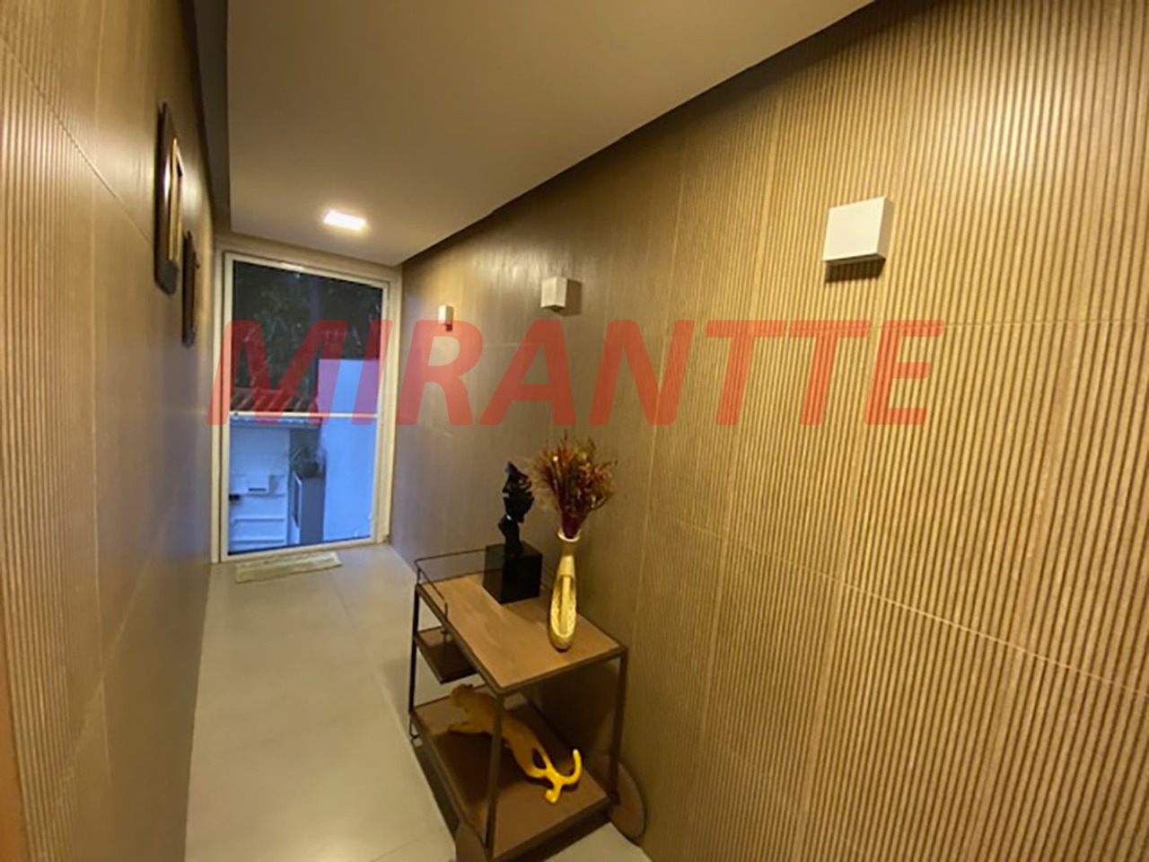 Sobrado de 200m² com 3 quartos em Vila Baruel