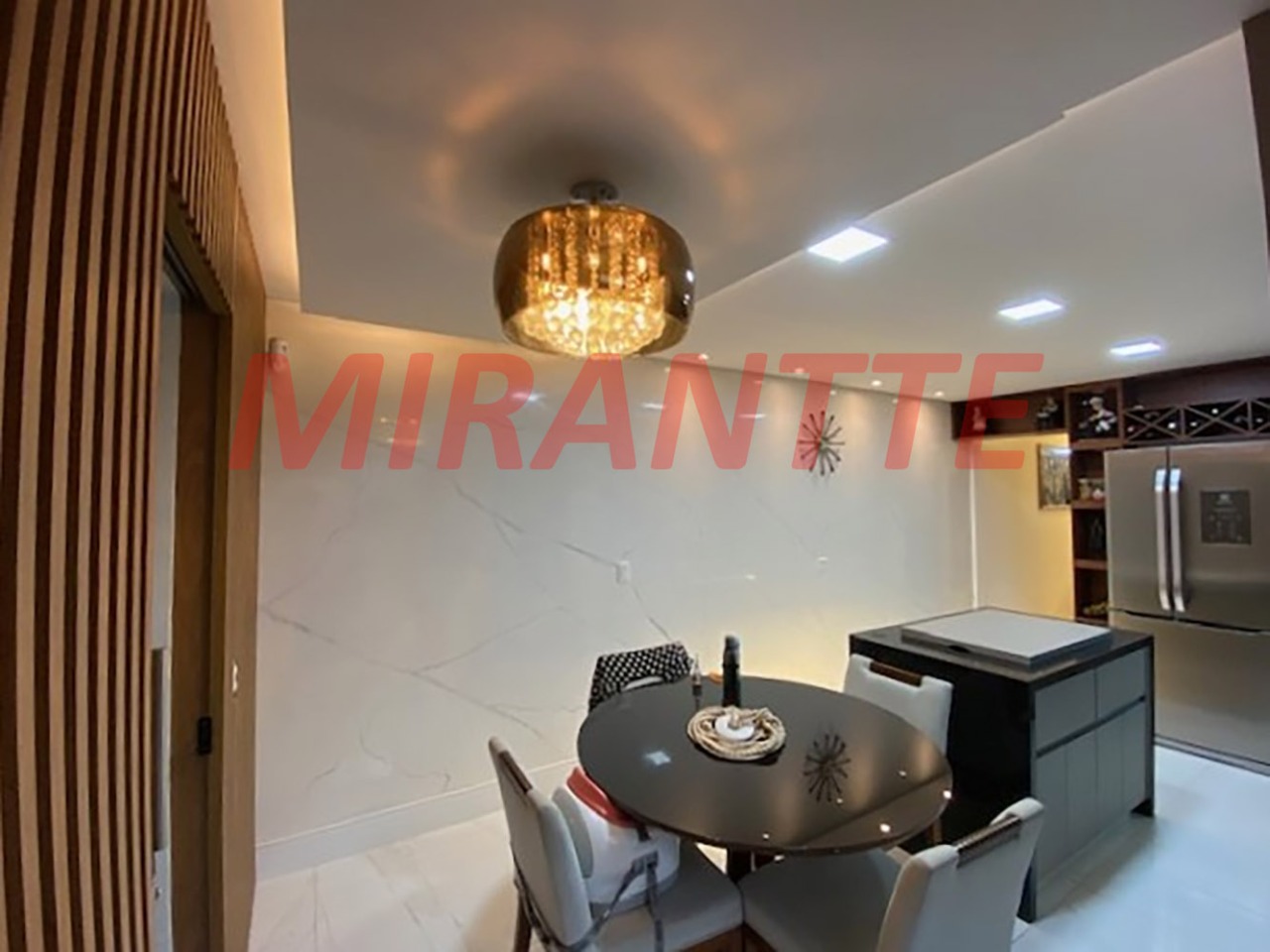 Sobrado de 200m² com 3 quartos em Vila Baruel