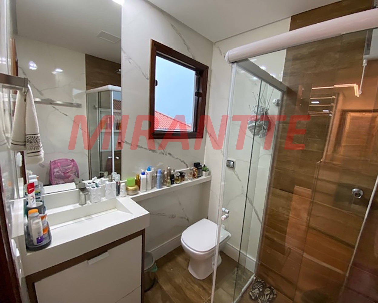 Sobrado de 200m² com 3 quartos em Vila Baruel