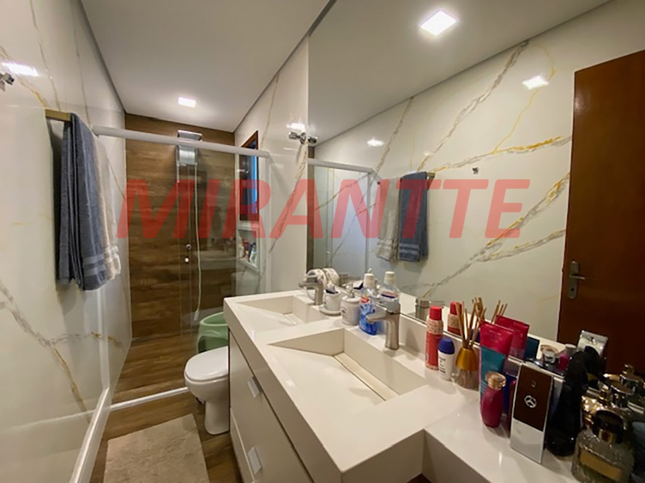 Sobrado de 200m² com 3 quartos em Vila Baruel