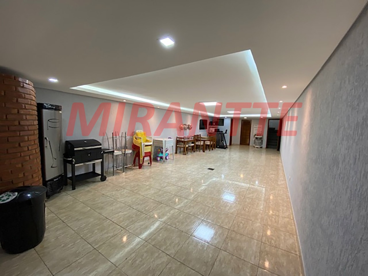 Sobrado de 200m² com 3 quartos em Vila Baruel