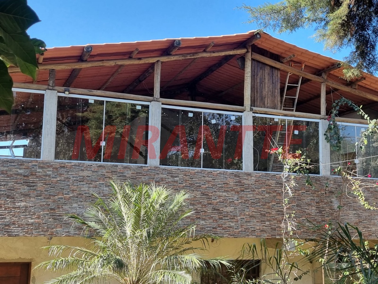 Sobrado de 500m² com 4 quartos em Caraguata