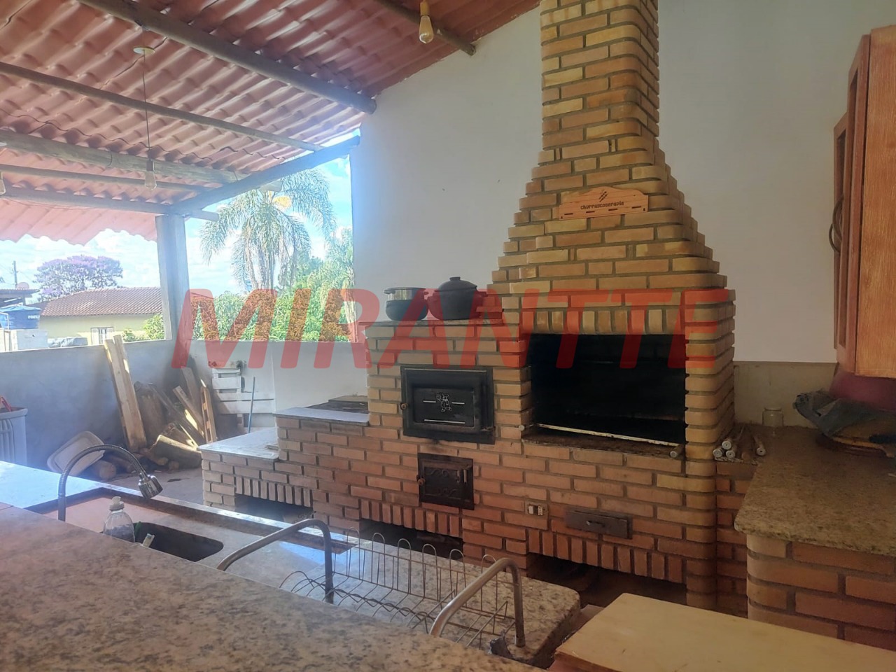 Sobrado de 500m² com 4 quartos em Caraguata