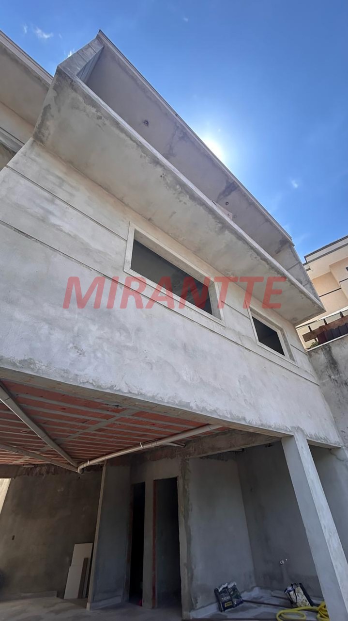 Sobrado de 200m² com 3 quartos em Vila Pedra Branca