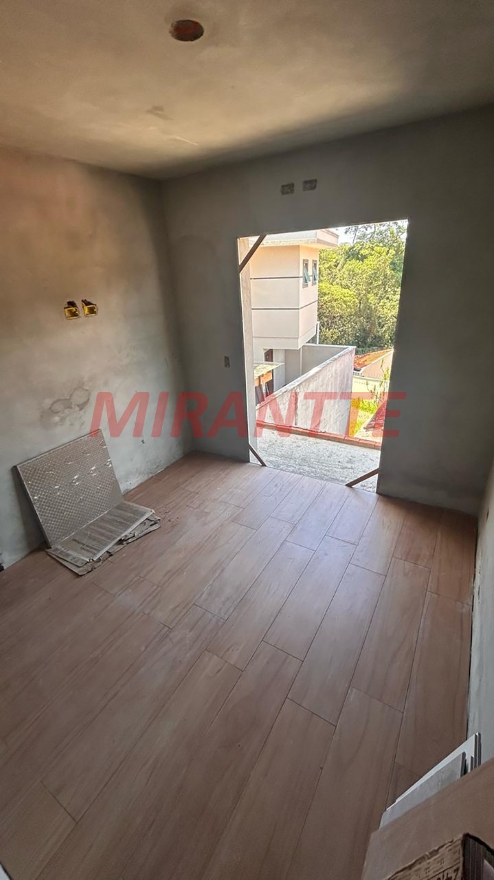 Sobrado de 200m² com 3 quartos em Vila Pedra Branca