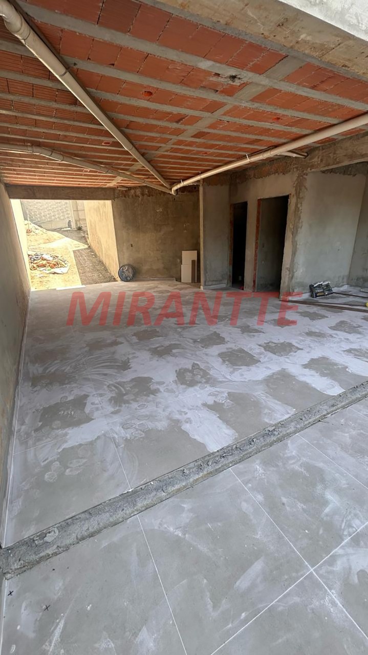 Sobrado de 200m² com 3 quartos em Vila Pedra Branca