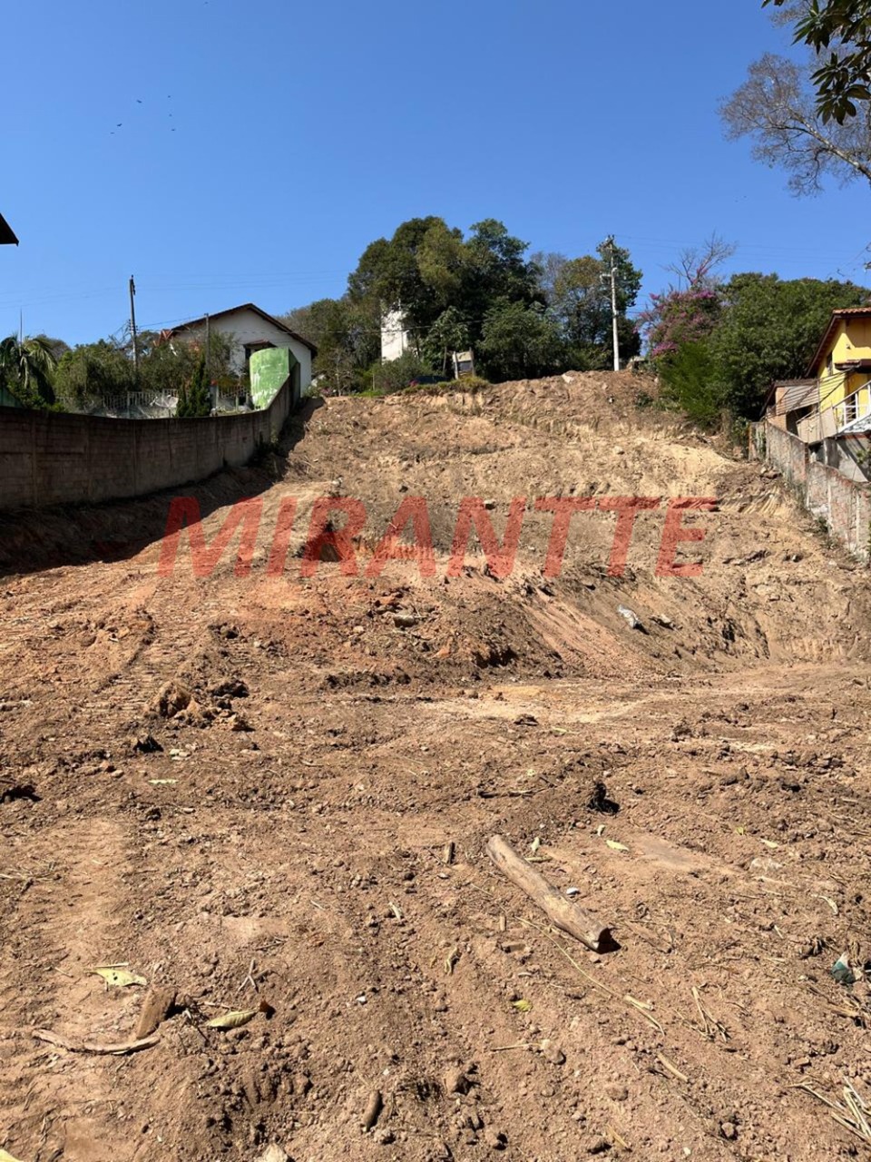 Terreno de 0m² em Alpes de Caieiras