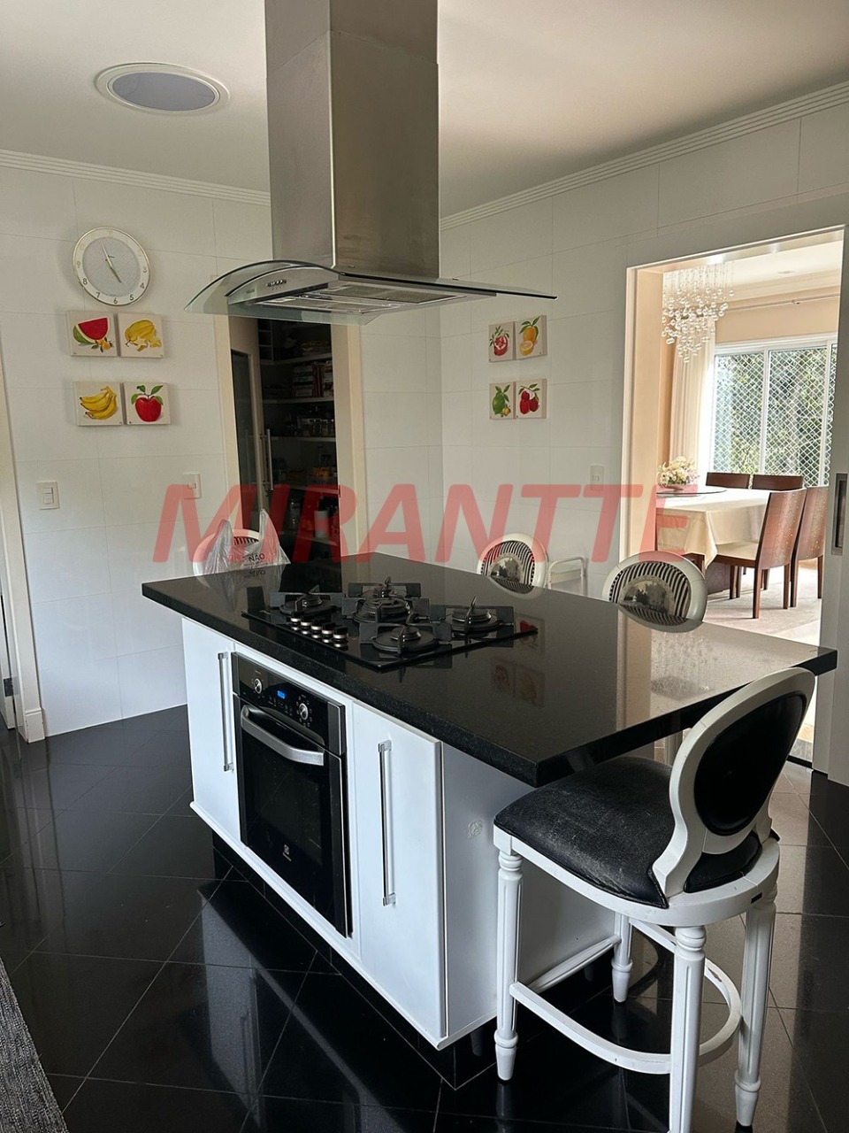 Sobrado de 600m² com 3 quartos em Roseira