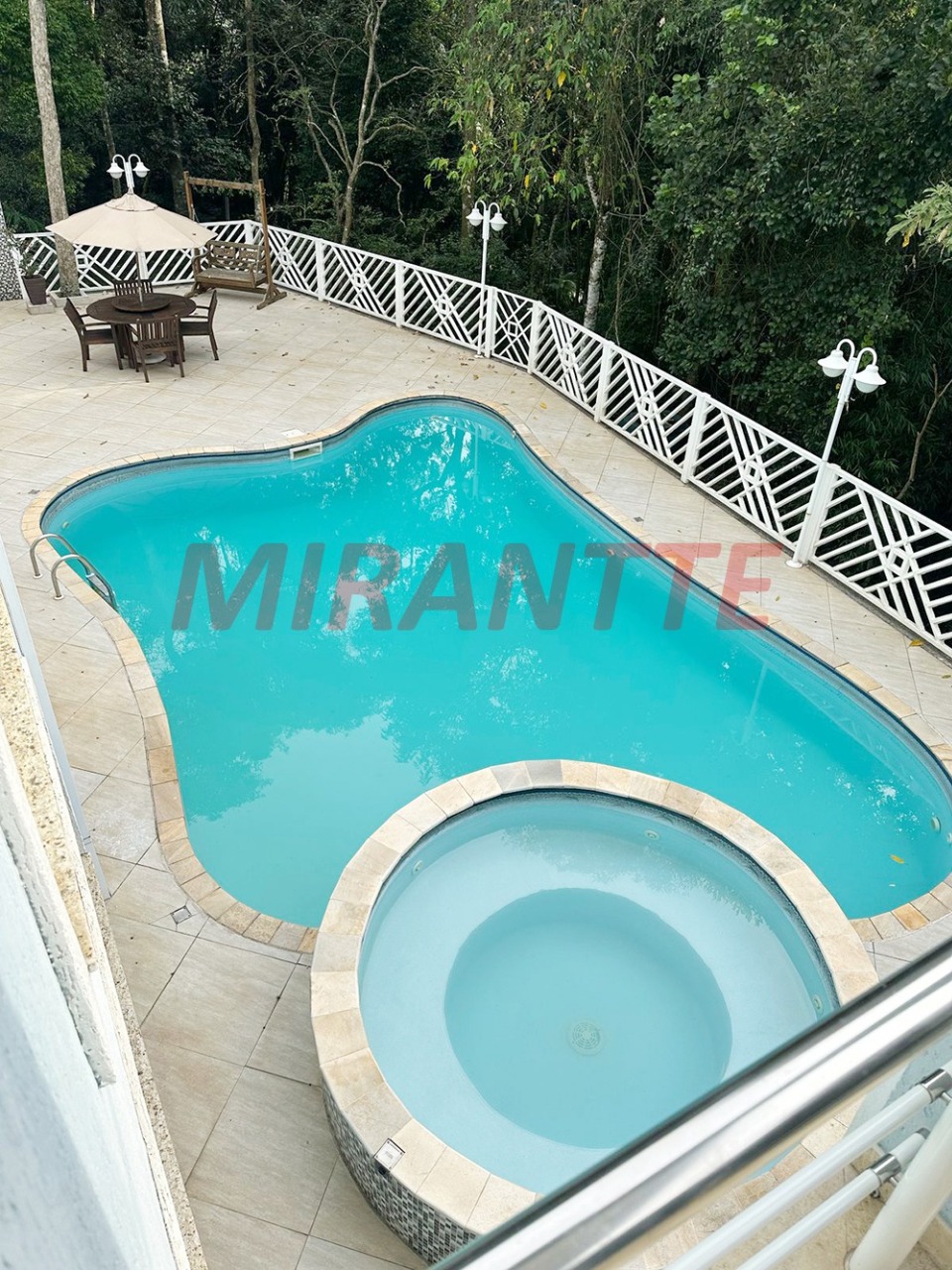 Sobrado de 600m² com 3 quartos em Roseira