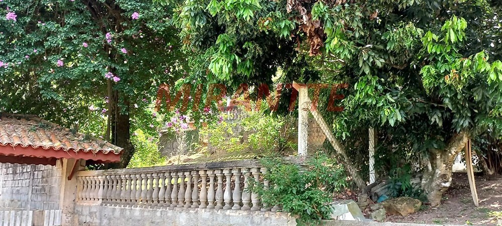 Sobrado de 339.2m² com 5 quartos em Jardim Sinki