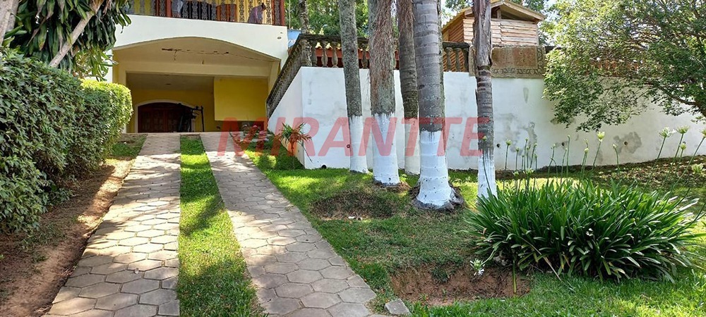 Sobrado de 339.2m² com 5 quartos em Jardim Sinki