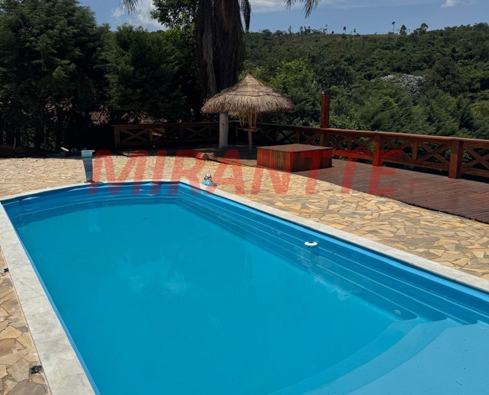 Sobrado de 339.2m² com 5 quartos em Jardim Sinki