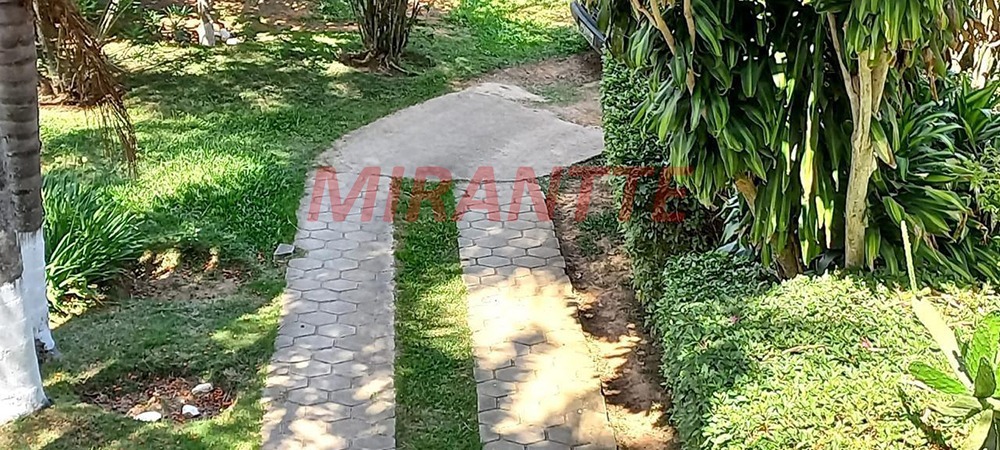 Sobrado de 339.2m² com 5 quartos em Jardim Sinki