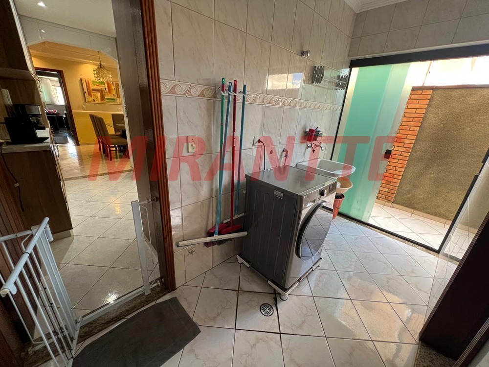 Sobrado de 179m² com 3 quartos em Parque Sao Domingos