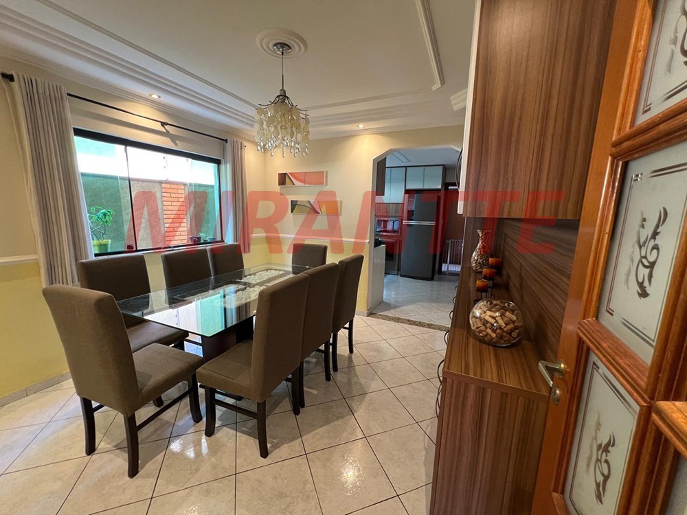 Sobrado de 179m² com 3 quartos em Parque Sao Domingos