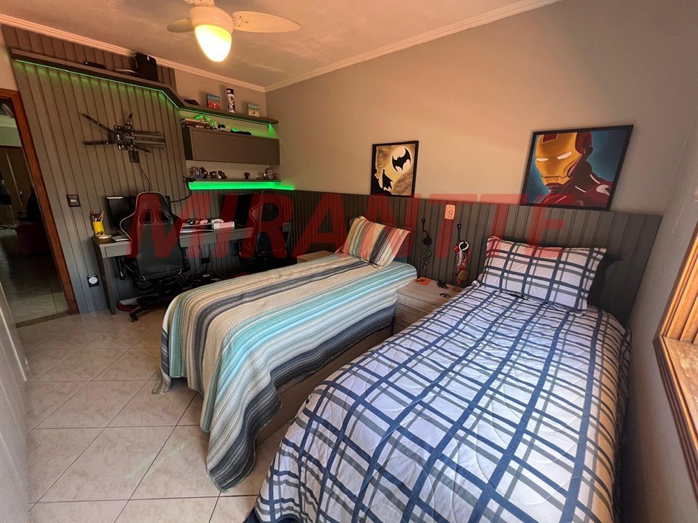 Sobrado de 179m² com 3 quartos em Parque Sao Domingos