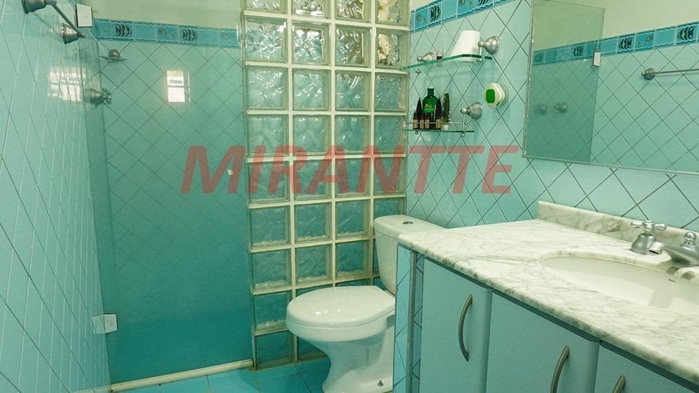 Cond. fechado de 317m² com 3 quartos em Roseira