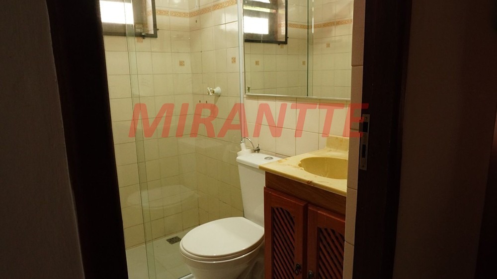 Cond. fechado de 317m² com 3 quartos em Roseira