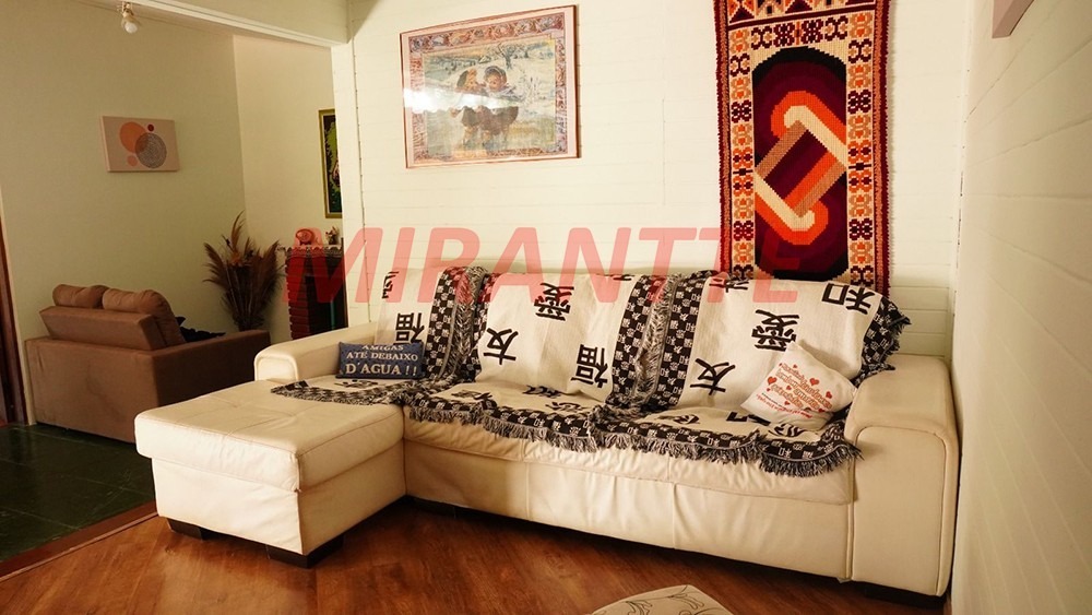 Cond. fechado de 317m² com 3 quartos em Roseira