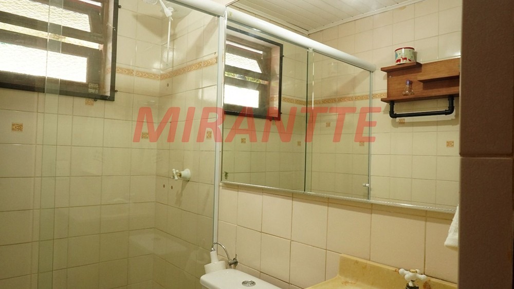 Cond. fechado de 317m² com 3 quartos em Roseira