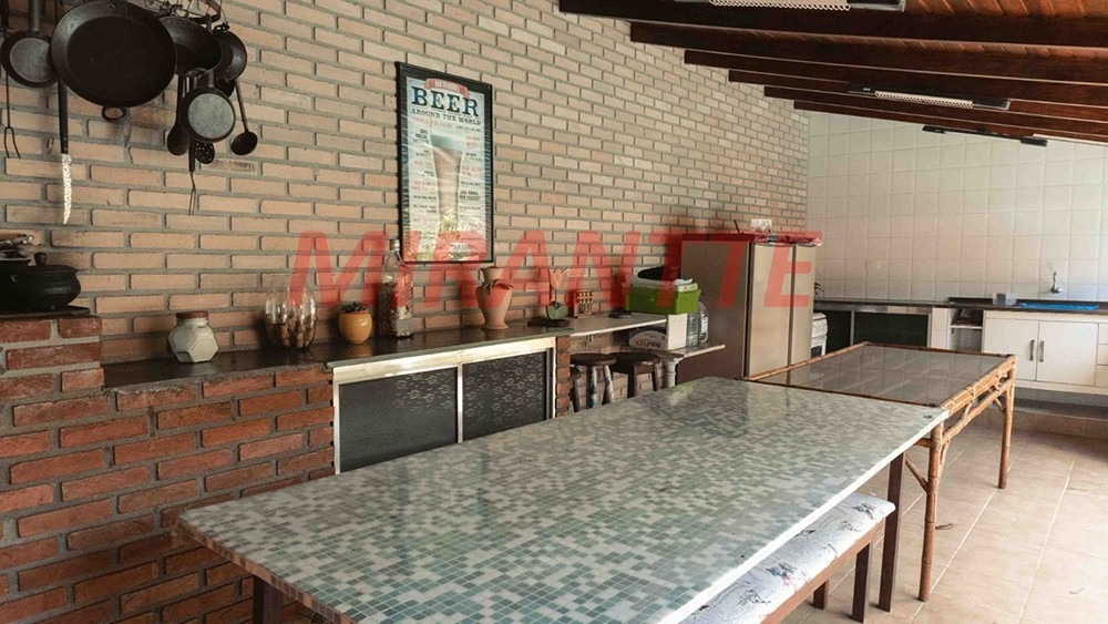 Cond. fechado de 317m² com 3 quartos em Roseira