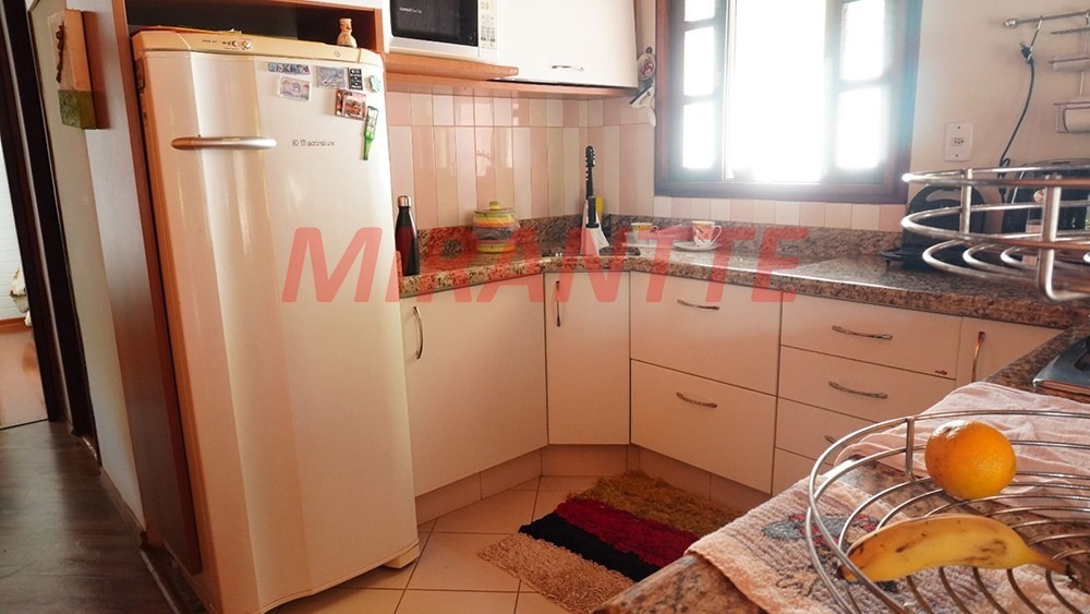 Cond. fechado de 317m² com 3 quartos em Roseira