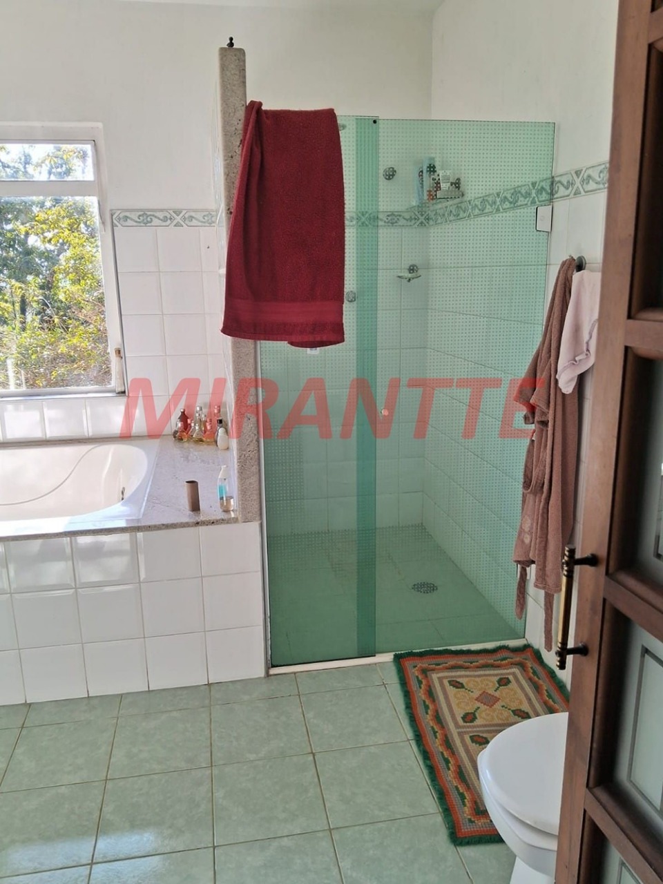 Cond. fechado de 317m² com 3 quartos em Roseira