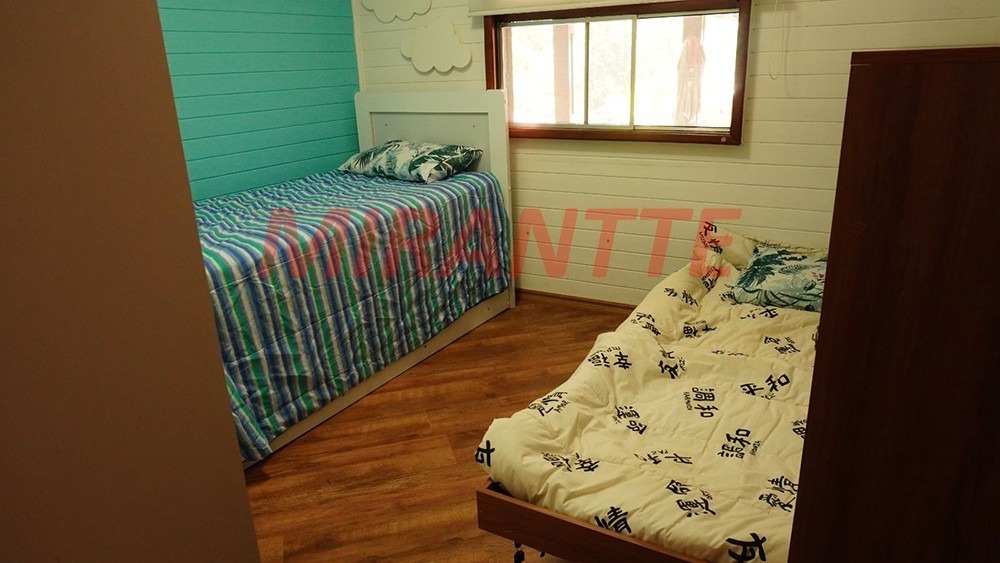 Cond. fechado de 317m² com 3 quartos em Roseira