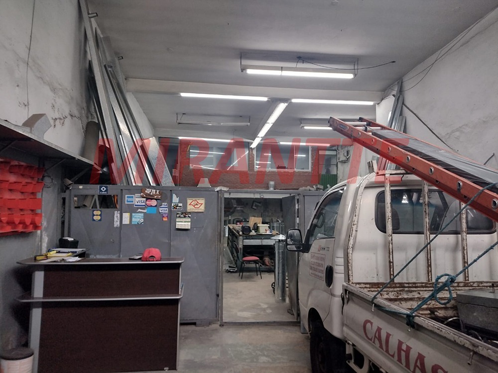 Comercial de 475m² em Imirim