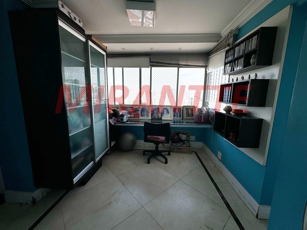 Apartamento de 158m² com 3 quartos em Água Fria