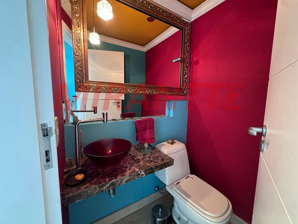 Apartamento de 158m² com 3 quartos em Água Fria
