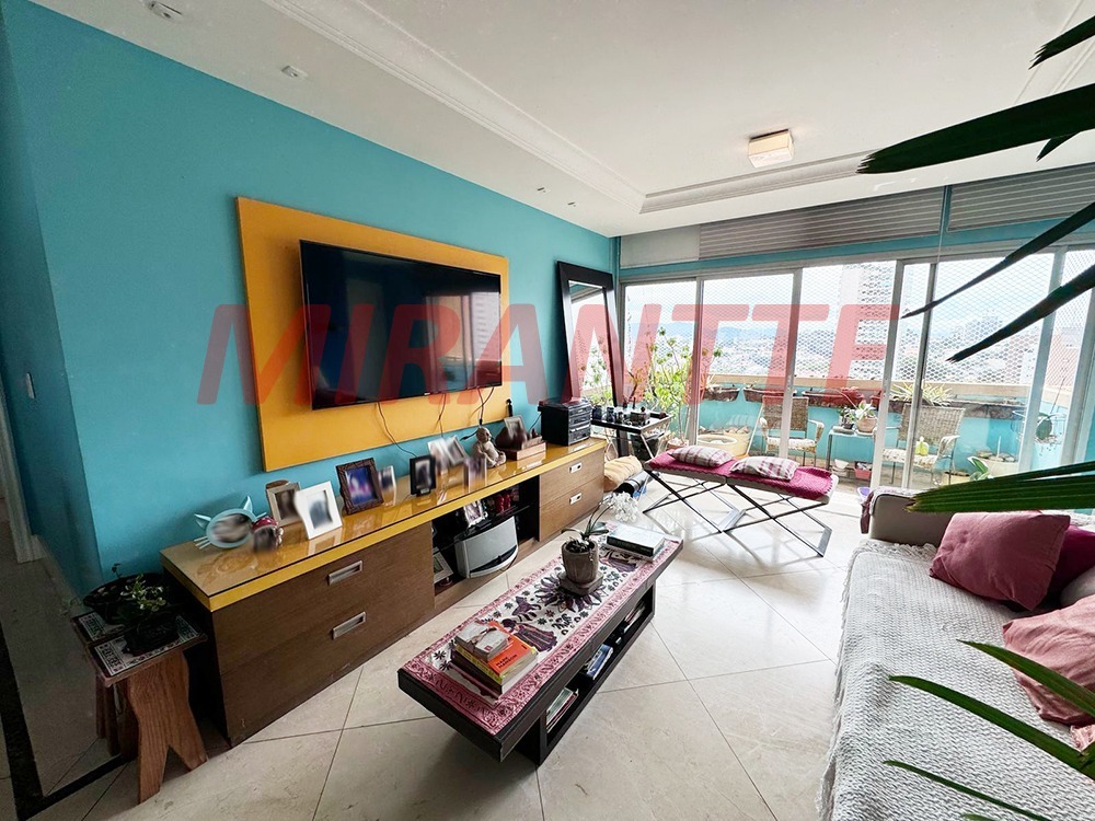 Apartamento de 158m² com 3 quartos em Água Fria