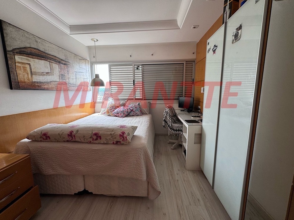 Apartamento de 158m² com 3 quartos em Água Fria