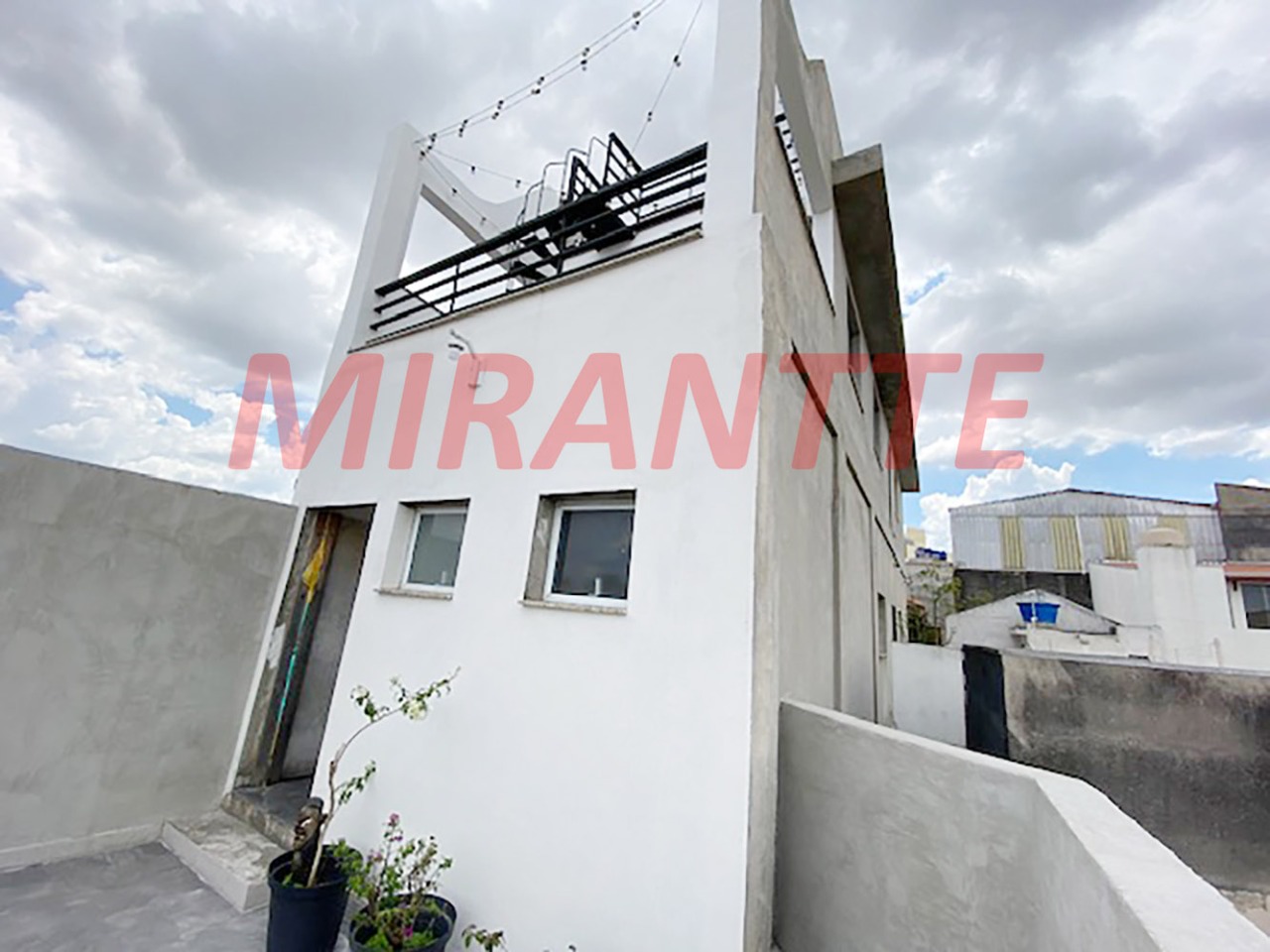 Sobrado de 150m² com 4 quartos em Vila Baruel