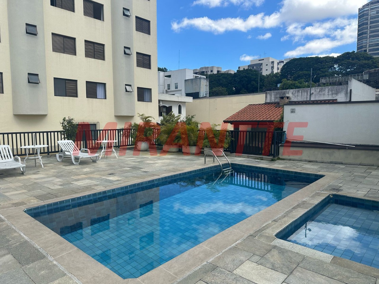 Apartamento de 60m² com 2 quartos em Vila Ester