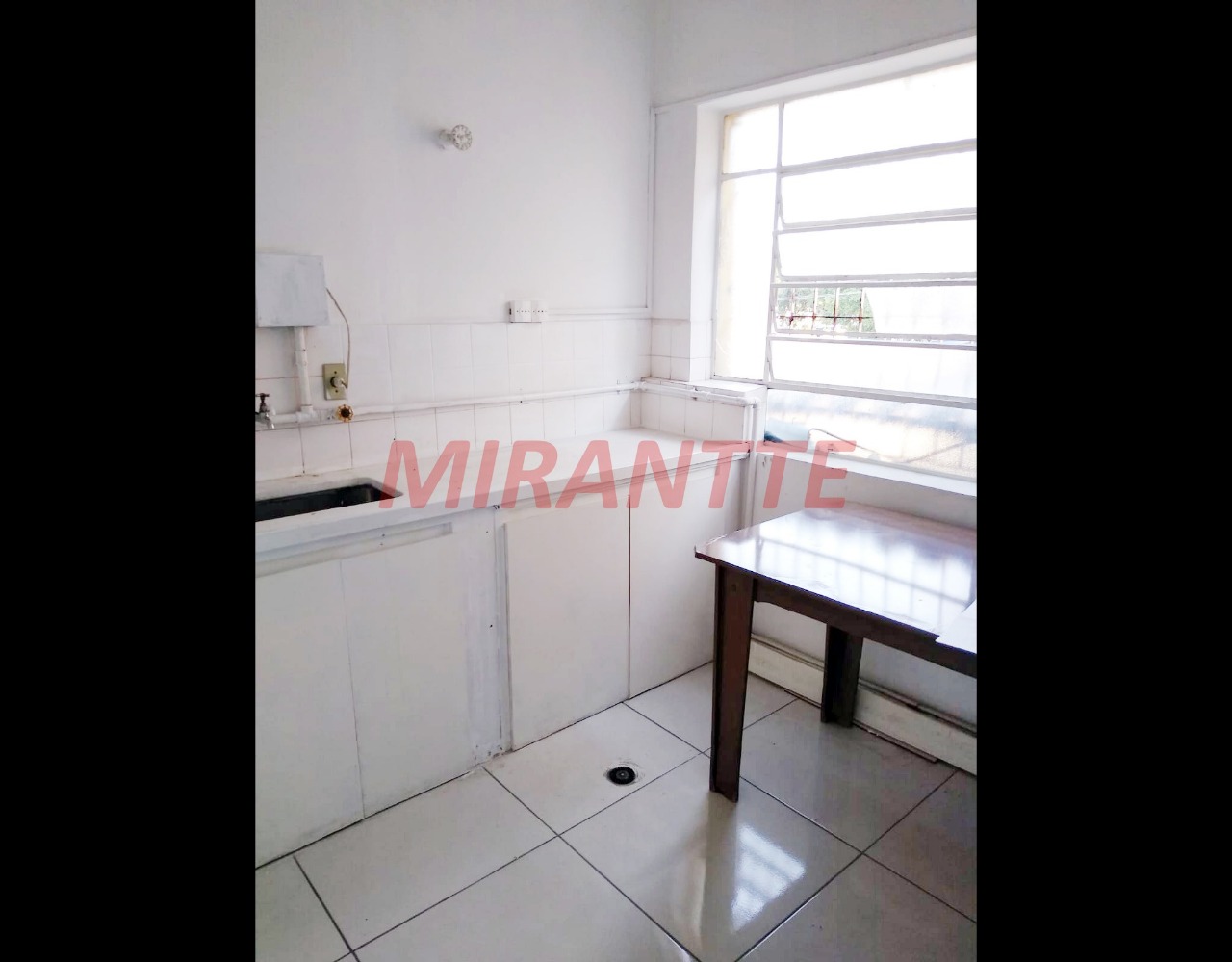 Conjunto comercial de 141m² em Santana