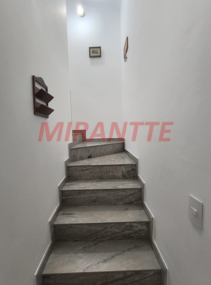 Sobrado de 240m² com 3 quartos em Santana