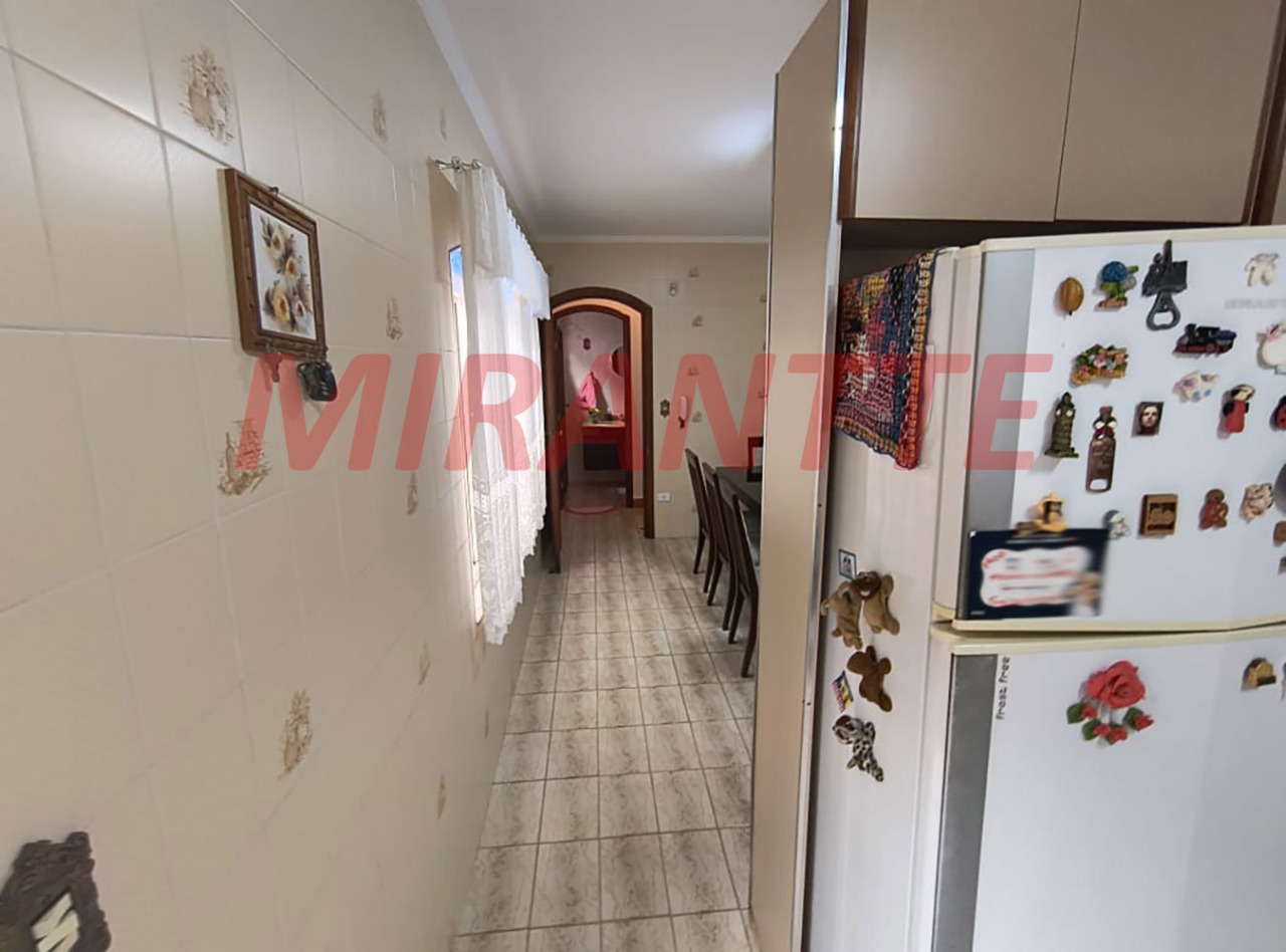 Sobrado de 240m² com 3 quartos em Santana