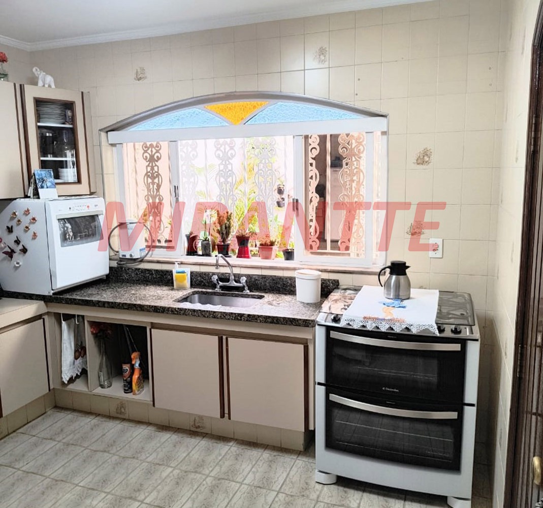 Sobrado de 240m² com 3 quartos em Santana