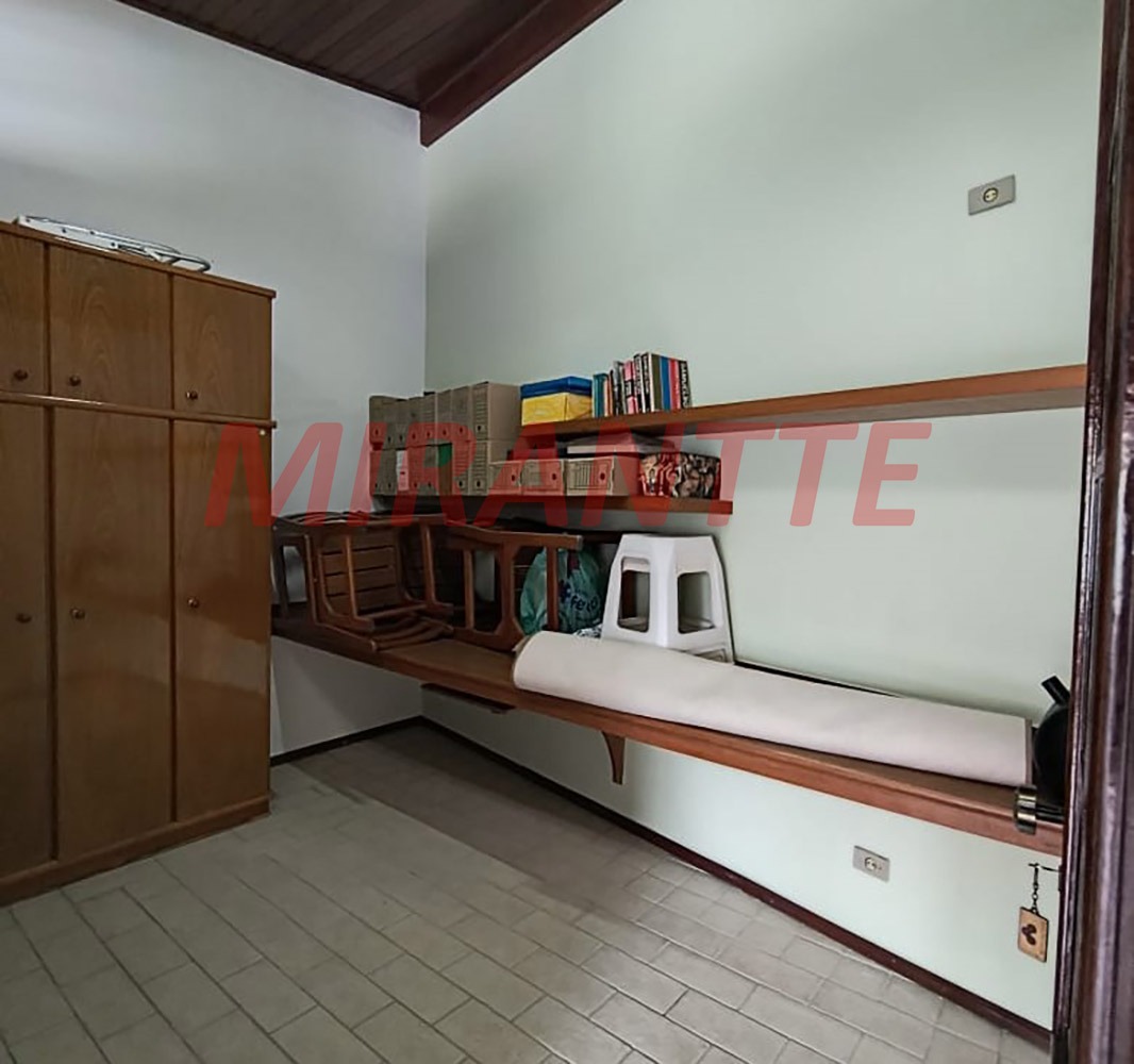Sobrado de 240m² com 3 quartos em Santana