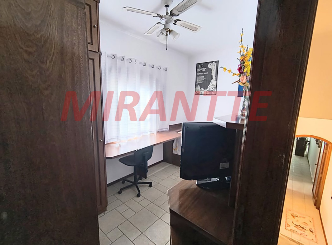 Sobrado de 240m² com 3 quartos em Santana
